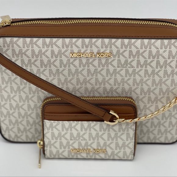 Michael Kors EW Crossbody Bag & Case Card - Picture 5 of 15